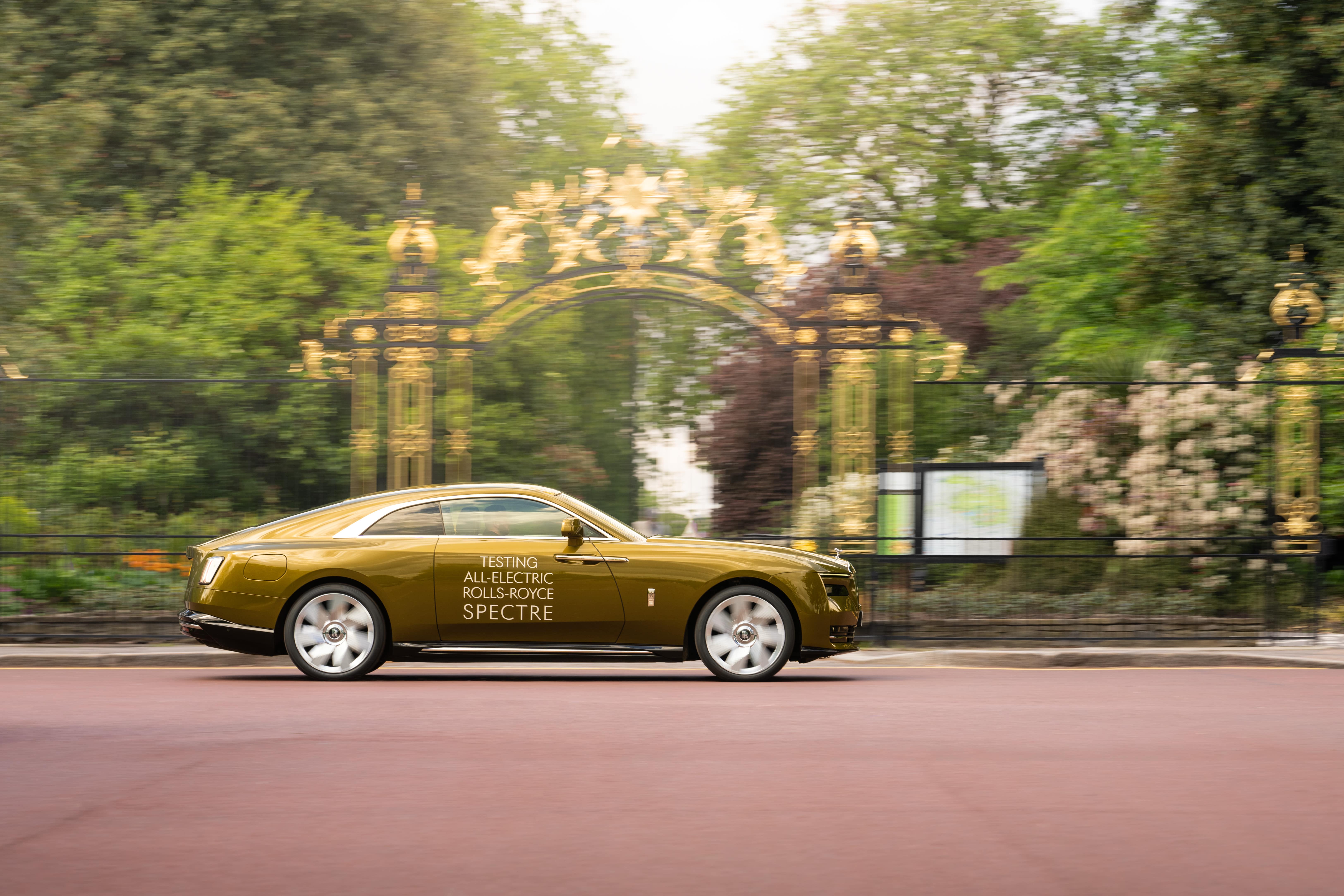 Rolls-Royce Spectre kết thúc chương trình thử nghiệm toàn cầu với bài kiểm tra Lifestyle Analysis